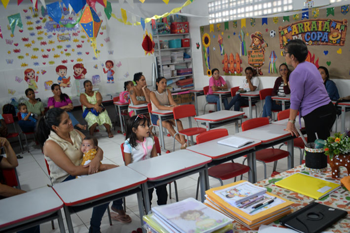 Em Baixa Grande, Escola Maria Edna Matos realiza reunião com mães e responsáveis pelos alunos