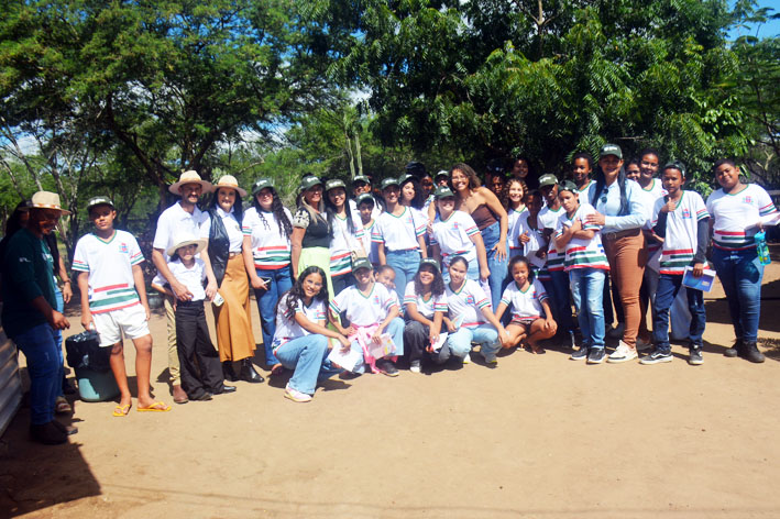 Com apoio da Prefeitura de Baixa Grande, é realizado Dia de Campo na Fazenda São João