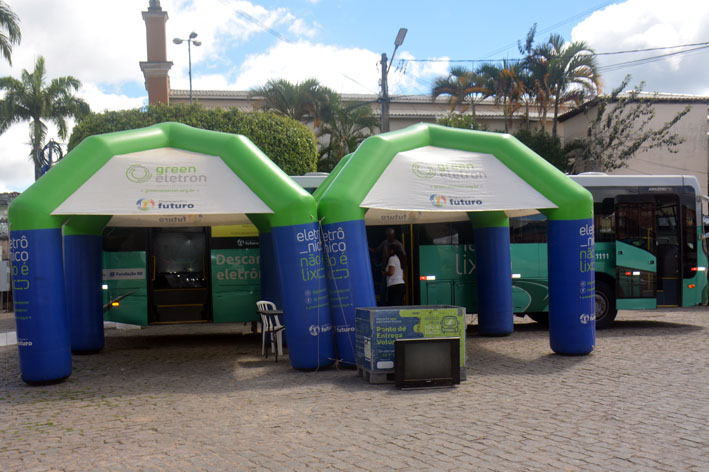 Ônibus do Projeto Programando o Futuro chega a Baixa Grande para recolher eletrônicos em desuso