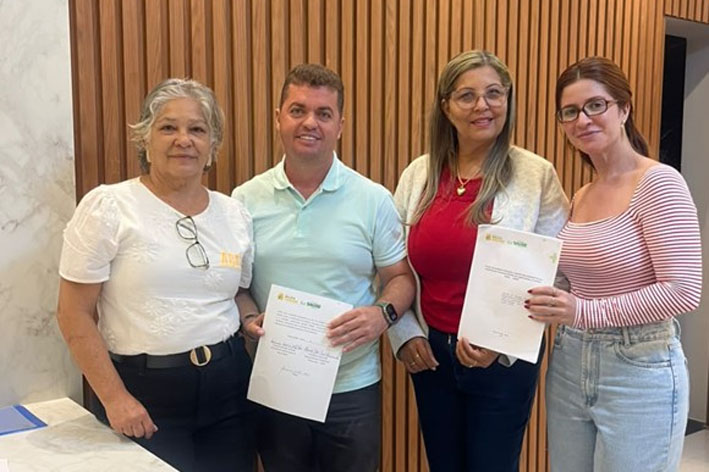 Prefeito Canário assina o primeiro Plano de Atenção Integral à Saúde dos Residentes da ABAPI em Baixa Grande