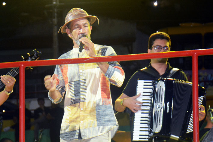 Ney Chambinho, de Serrolândia, vence a 7ª edição do Festival de Música Canto do Jacuípe