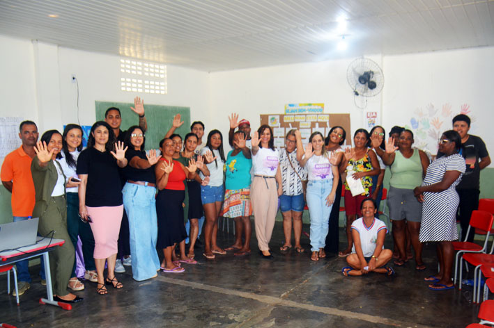 CREAS de Baixa Grande promove roda de conversa do Agosto Lilás em Viração