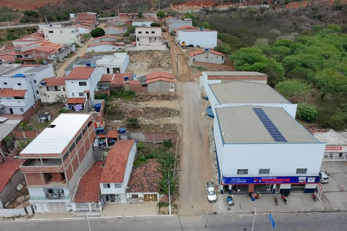 Após anos de espera, pavimentação chega ao Bairro do Cigano, em Baixa Grande
