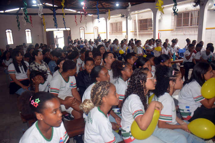 Escola Professor Flandu Neto promove evento com palestras em alusão ao Setembro Amarelo