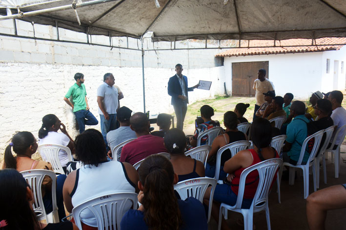 Secretaria de Agricultura de Baixa Grande promove encontro entre empresário e produtores de ovos