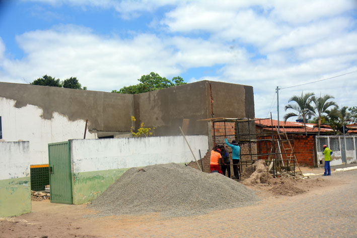 Com 20 operários, obra de reforma e ampliação do Colégio da Lagoa do Mamão entra na reta final