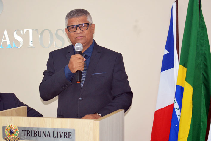 Vereador Pipi diz que Colégio Estadual de Baixa Grande ficou três dias sem aula por falta de água e relata rachaduras na estrutura