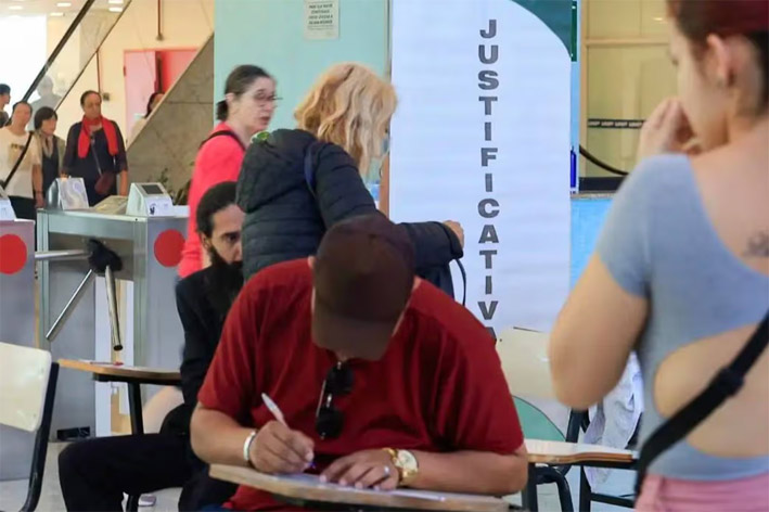 Abstenção cai em 18 estados no segundo turno das eleições de 2026
